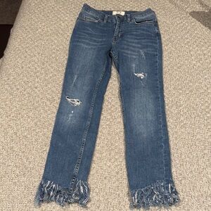 Medium Blue Free People Cropped Distressed Jeans with Frayed Hem size 27